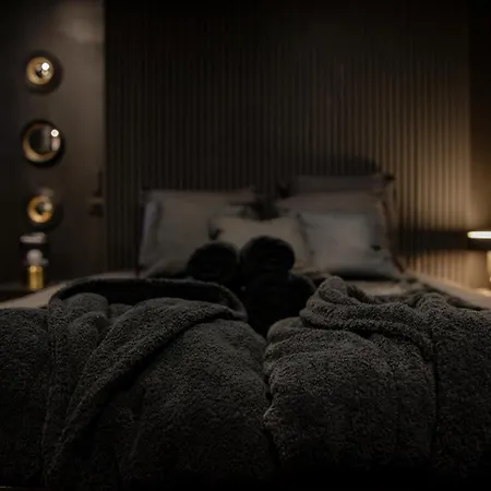 Infinityroom I Secret I I *